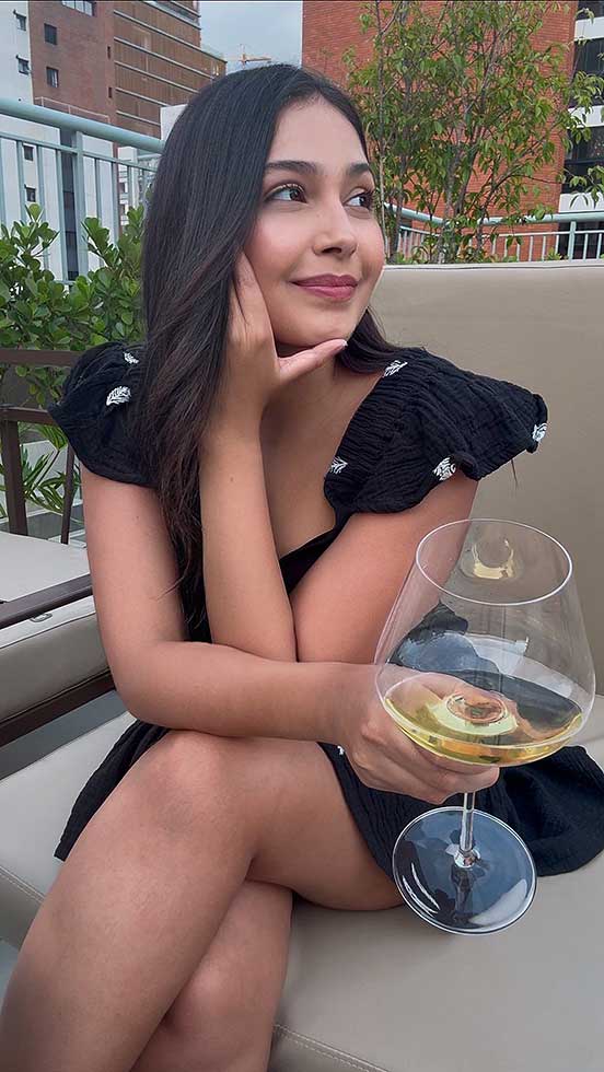 Thainá Maia - @thainamaiaof